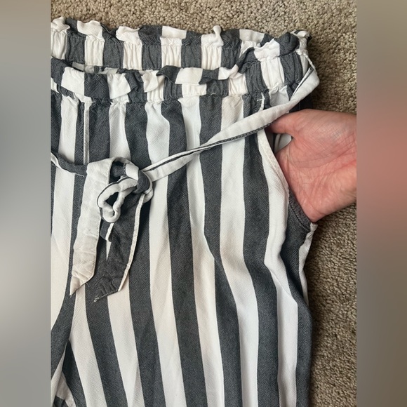 American Eagle Wide Leg pants - Picture 2 of 4